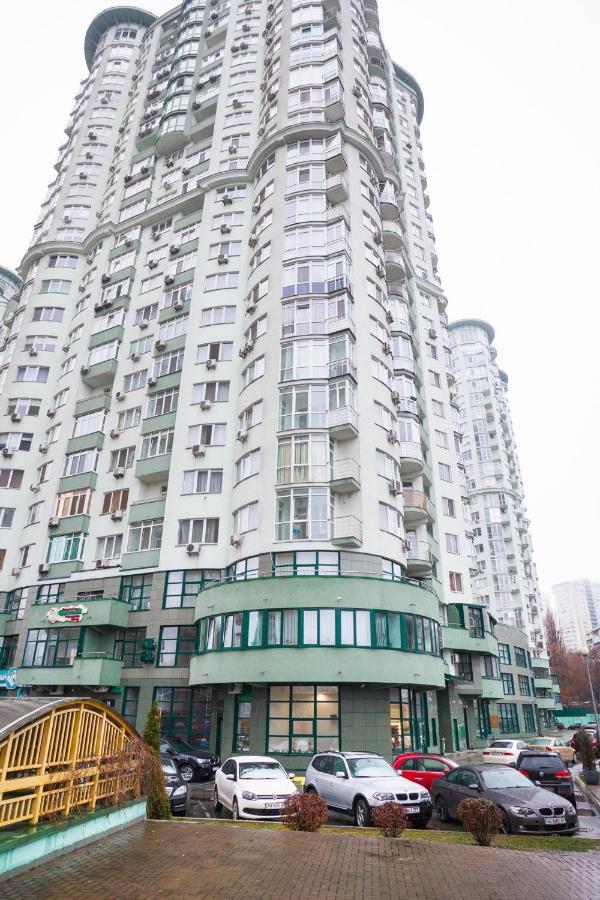 Navit Luxury Apartments With Breakfast Near The Railway Station, The City Center And The Park Kyiv Exterior foto
