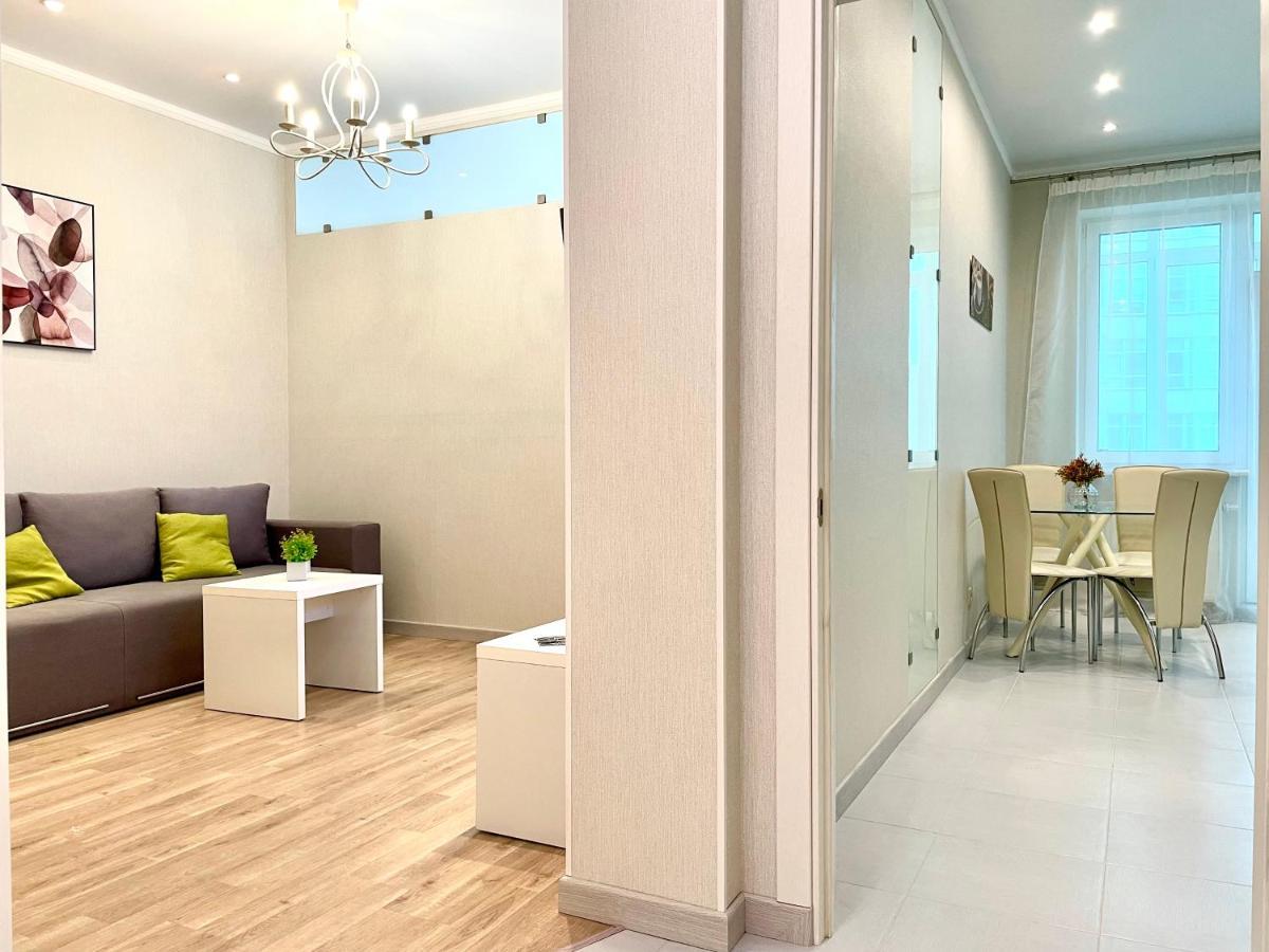 Navit Luxury Apartments With Breakfast Near The Railway Station, The City Center And The Park Kyiv Exterior foto