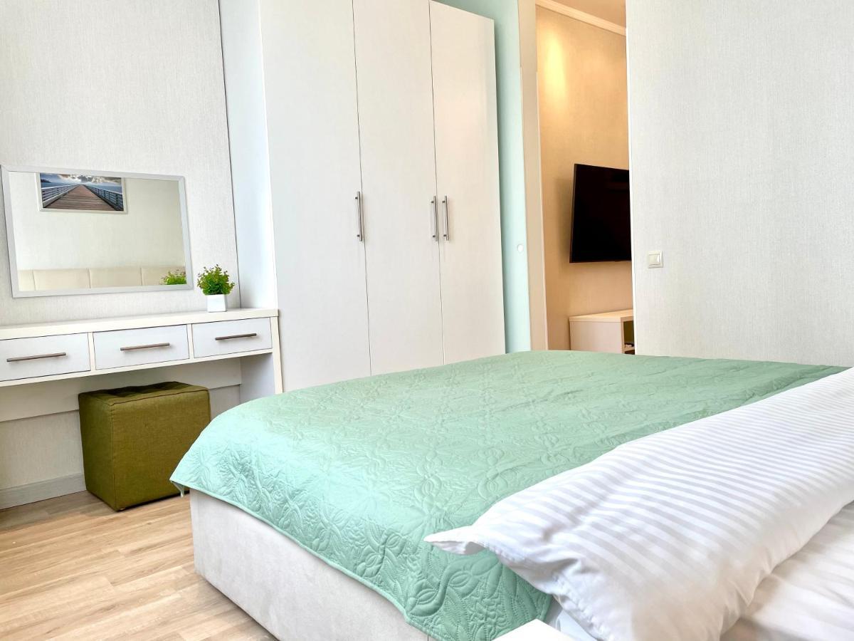 Navit Luxury Apartments With Breakfast Near The Railway Station, The City Center And The Park Kyiv Exterior foto