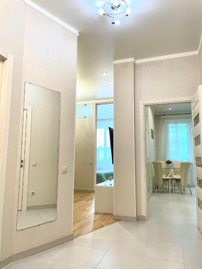 Navit Luxury Apartments With Breakfast Near The Railway Station, The City Center And The Park Kyiv Exterior foto