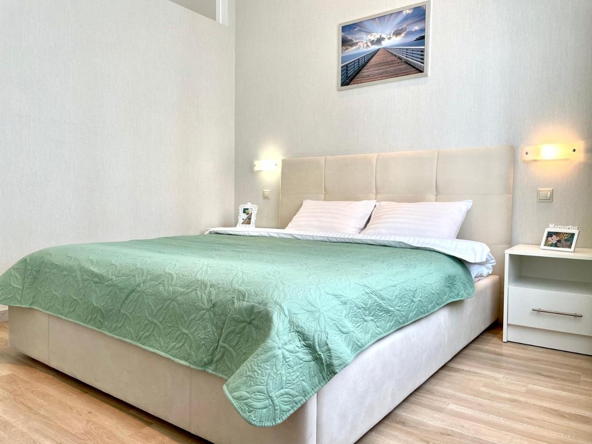 Navit Luxury Apartments With Breakfast Near The Railway Station, The City Center And The Park Kyiv Exterior foto