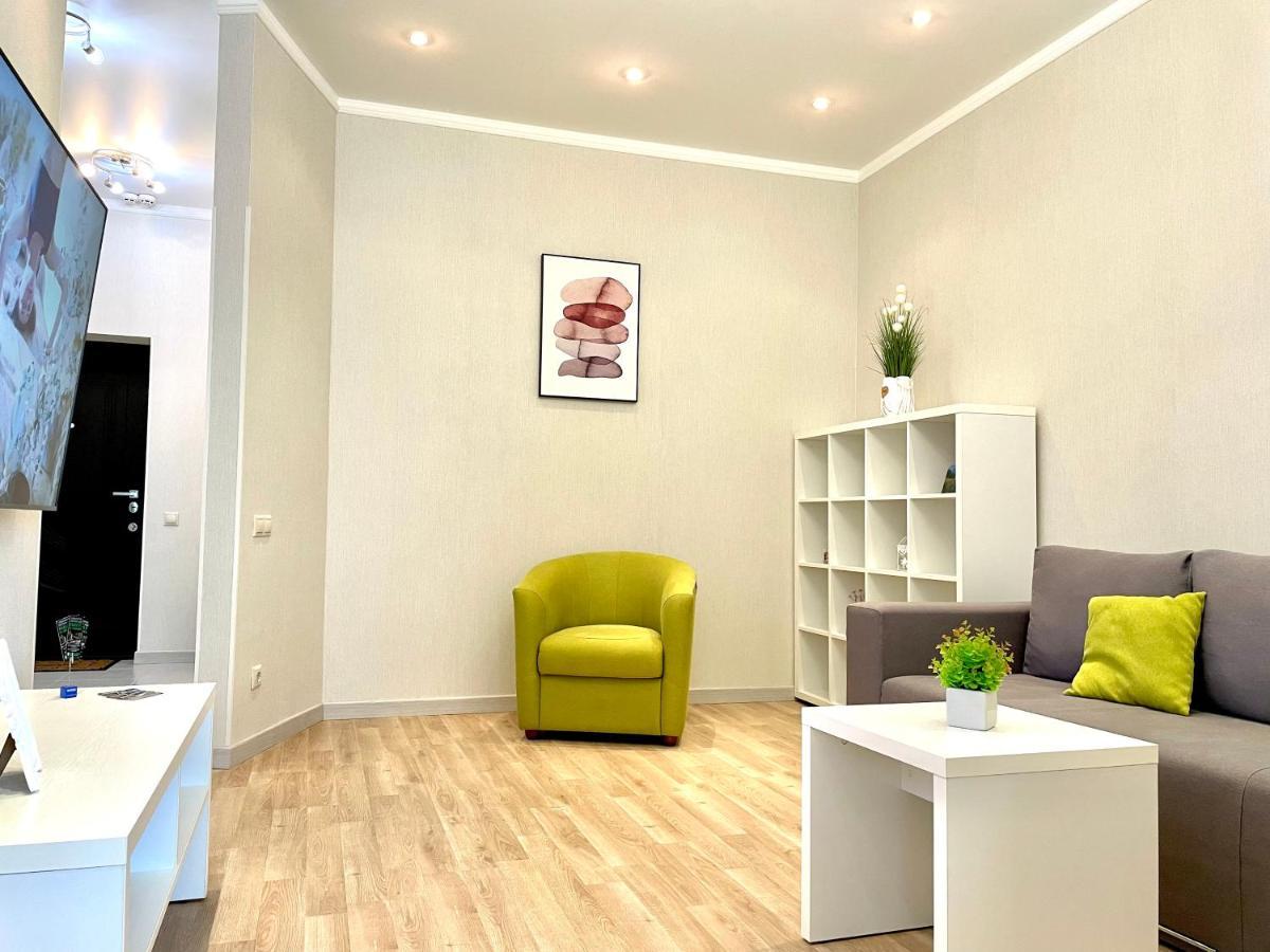 Navit Luxury Apartments With Breakfast Near The Railway Station, The City Center And The Park Kyiv Exterior foto