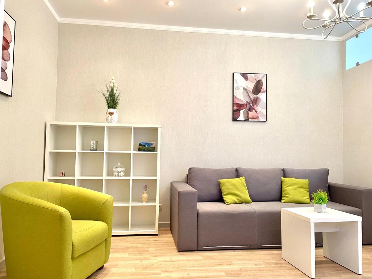 Navit Luxury Apartments With Breakfast Near The Railway Station, The City Center And The Park Kyiv Exterior foto