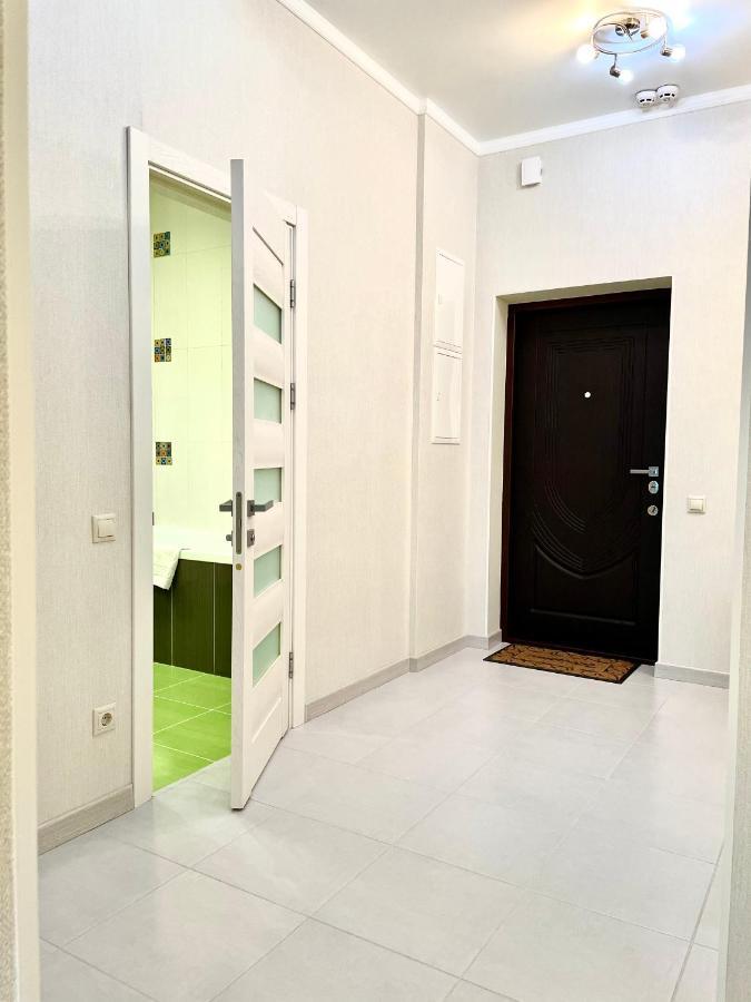 Navit Luxury Apartments With Breakfast Near The Railway Station, The City Center And The Park Kyiv Exterior foto