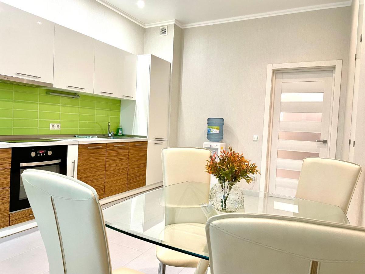 Navit Luxury Apartments With Breakfast Near The Railway Station, The City Center And The Park Kyiv Exterior foto