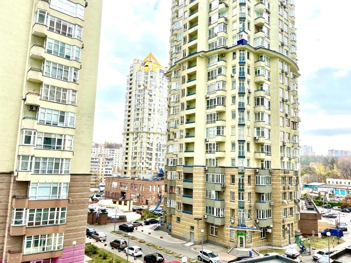 Navit Luxury Apartments With Breakfast Near The Railway Station, The City Center And The Park Kyiv Exterior foto