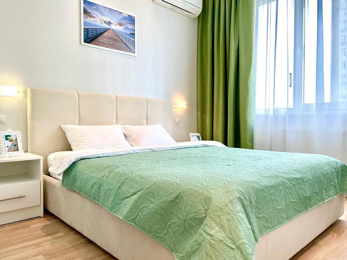 Navit Luxury Apartments With Breakfast Near The Railway Station, The City Center And The Park Kyiv Exterior foto