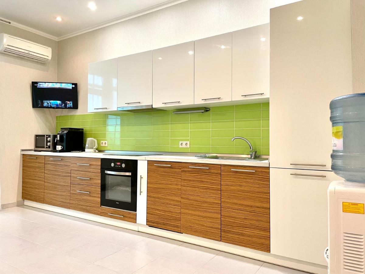 Navit Luxury Apartments With Breakfast Near The Railway Station, The City Center And The Park Kyiv Exterior foto